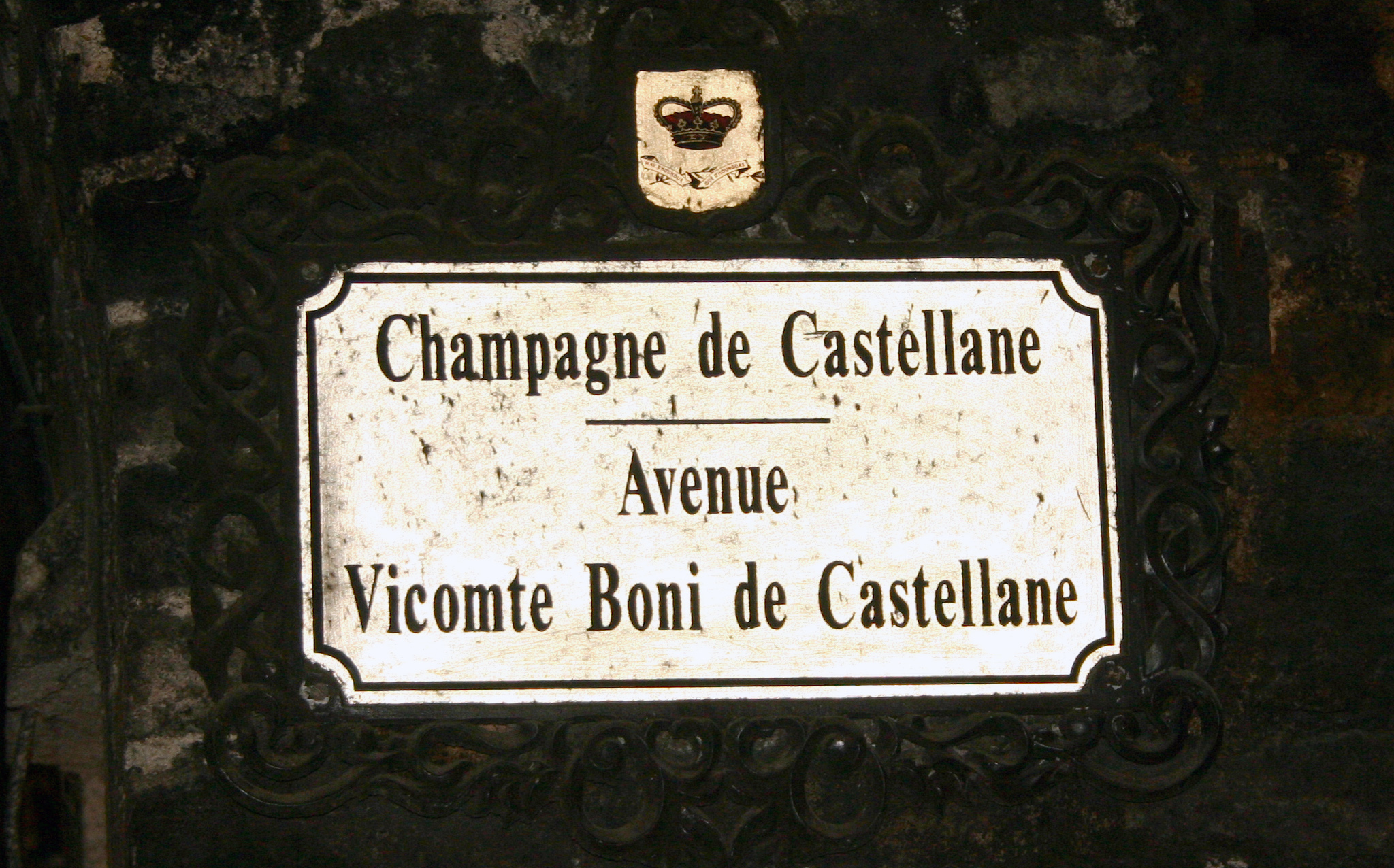 Cellar Signage: Avenue Vicomte Boni de Castellane